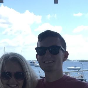 Meet your Posher, Sam